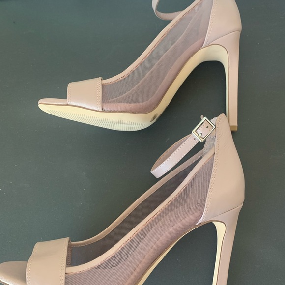 BCBGeneration- Natalee Mesh Pump Lavendar size 8 - Picture 7 of 8